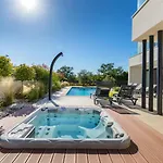 Abarica By Villsy - With Heated Pool, Sauna, Jacuzzi Marasi