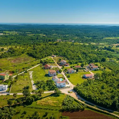 Villa Abarica By Villsy - With Heated Pool, Sauna, Jacuzzi Marasi