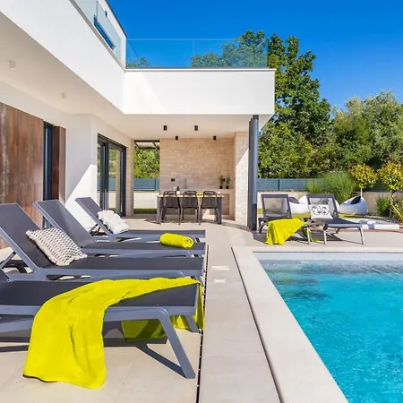 Villa Abarica By Villsy - With Heated Pool, Sauna, Jacuzzi *