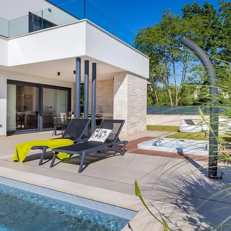 Villa Abarica By Villsy - With Heated Pool, Sauna, Jacuzzi Marasi