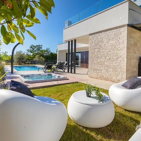 Abarica By Villsy - With Heated Pool, Sauna, Jacuzzi Marasi