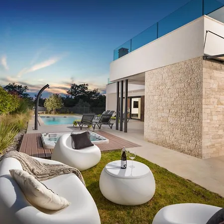Abarica By Villsy - With Heated Pool, Sauna, Jacuzzi Villa Marasi